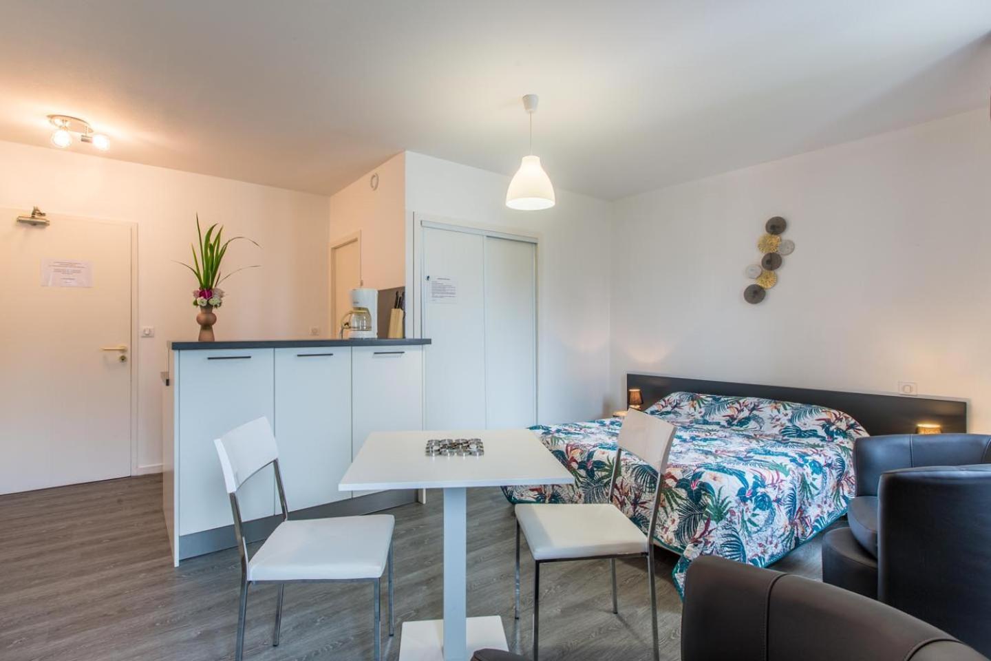 Hotel Bains Sarrailh Дакс Екстериор снимка