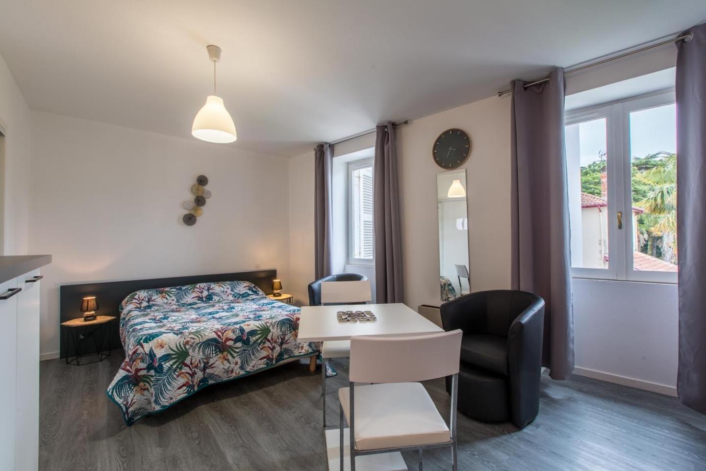Hotel Bains Sarrailh Дакс Екстериор снимка