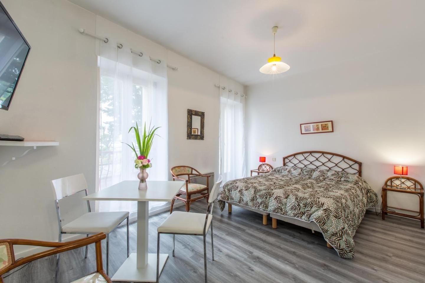Hotel Bains Sarrailh Дакс Екстериор снимка