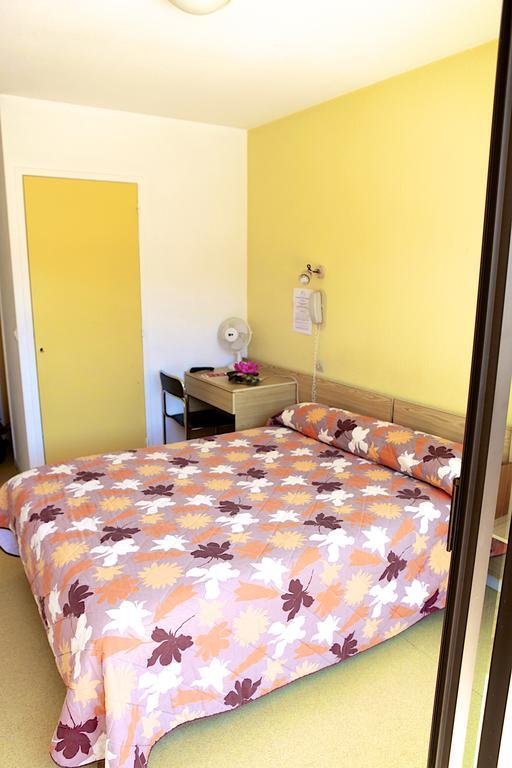 Hotel Bains Sarrailh Дакс Стая снимка